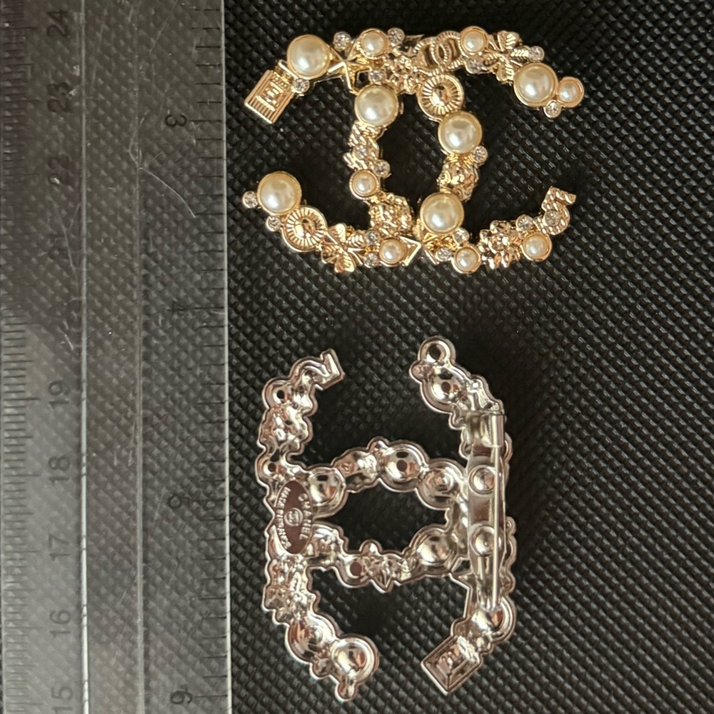 Beautiful Brooch NWOT 💎 - Picture 9 of 9